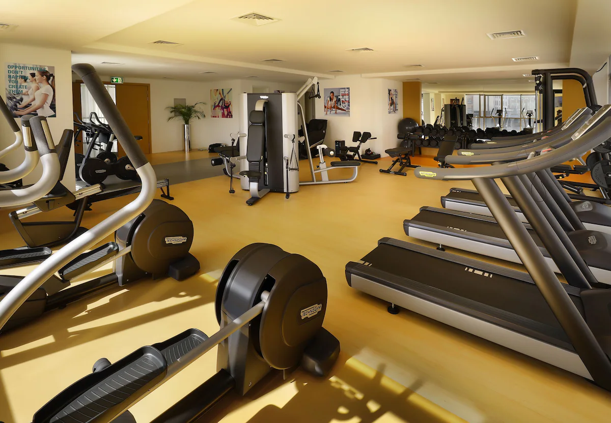 باشگاه بدنسازی هتل رویال کانتیننتال دبی